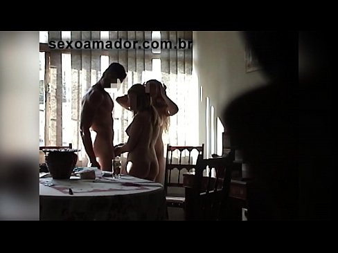 ❤️ جنسي ملګري د هغه سره یو لوی سړی او یو درېیم بلنه ورکوي ❌  په ps.filmepornonline.ru