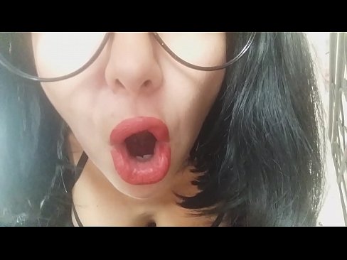 ❤️ ګرانه، ستا سوزنده مور به تاسو نن ښوونځي ته نه پریږدي ... زه تاسو ته ډیره اړتیا لرم ... ❌  په ps.filmepornonline.ru